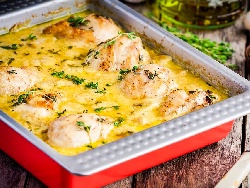 Пиле Дижонеза – печени пилешки бутчета с горчица и сметана - снимка на рецептата